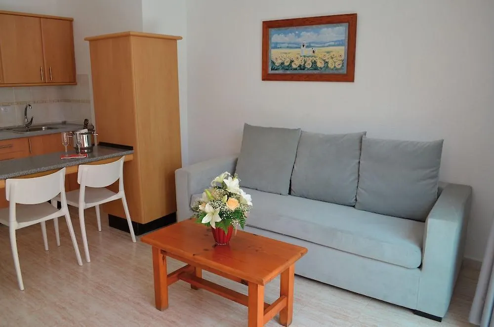 Hotel Labranda Alisios Playa Corralejo 2*,  España